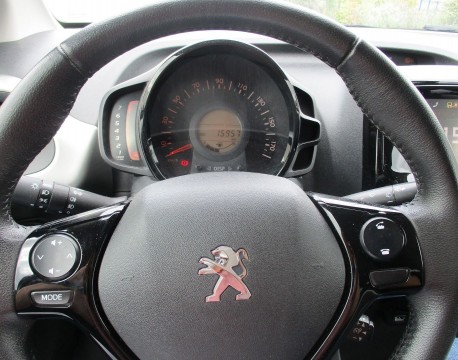 108 1.2 PURETECH 82CH ALLURE TOIT OUVRANT 5P