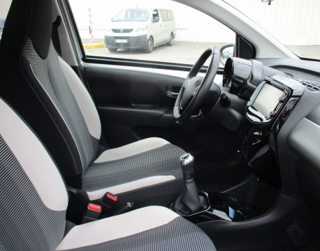 108 1.2 PURETECH 82CH ALLURE TOIT OUVRANT 5P