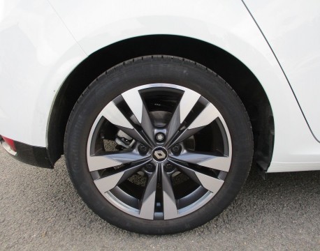 MEGANE IV 1.3 TCE 160CH FAP INTENS EDC