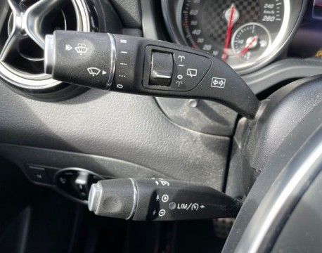 CLASSE A (W176) 180 D WHITEART EDITION 7G-DCT 110CH