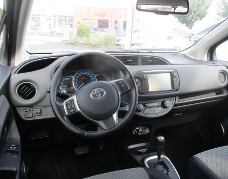 YARIS 100H DYNAMIC BUSINESS 5P HYB