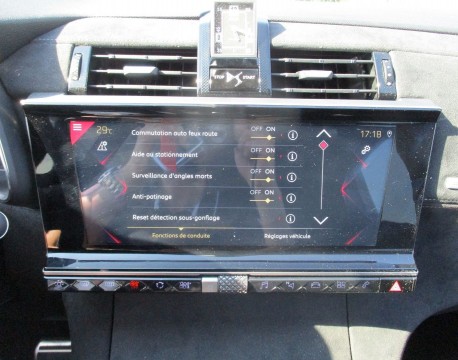 DS 7 CROSSBACK BLUEHDI 130CH DRIVE EFFICIENCY PERFORMANCE LINE AUTOMATIQUE 100G