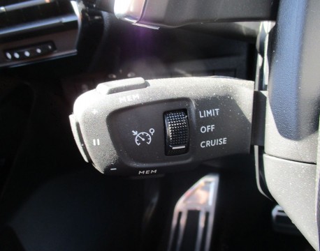 DS 7 CROSSBACK BLUEHDI 130CH DRIVE EFFICIENCY PERFORMANCE LINE AUTOMATIQUE 100G