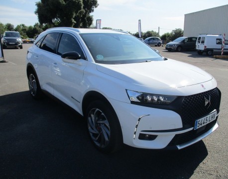 DS 7 CROSSBACK BLUEHDI 130CH DRIVE EFFICIENCY PERFORMANCE LINE AUTOMATIQUE 100G