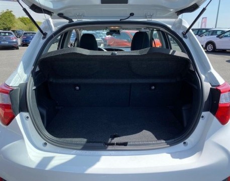 YARIS 70 VVT-I LINEA LUNA