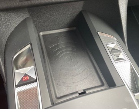 DS 3 CROSSBACK E-TENSE LA PREMIERE 136CH